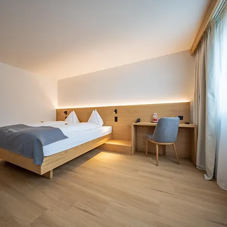 Hotel Piz 3*