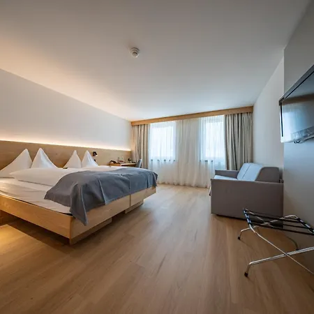 Otel Piz