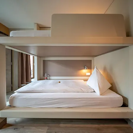 Otel Piz 3*